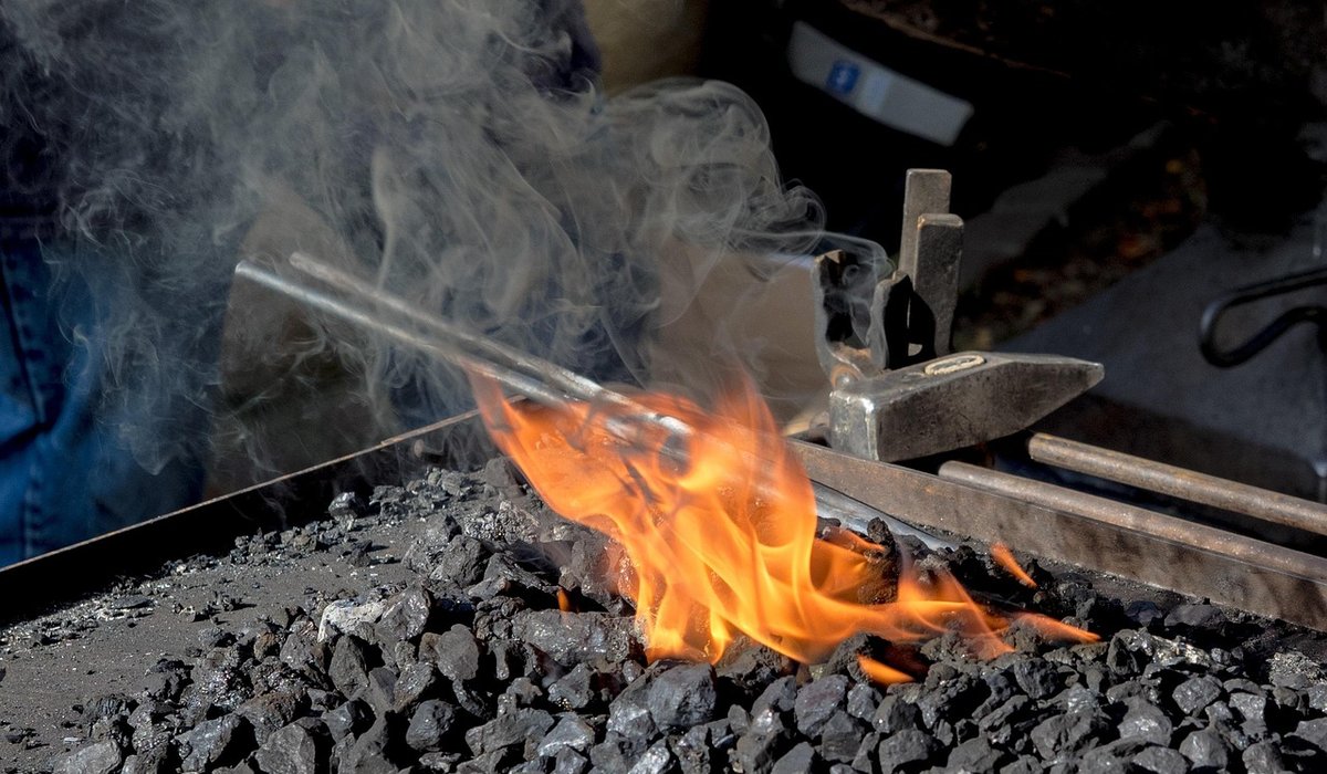 The role of the anvil in traditional metalwork